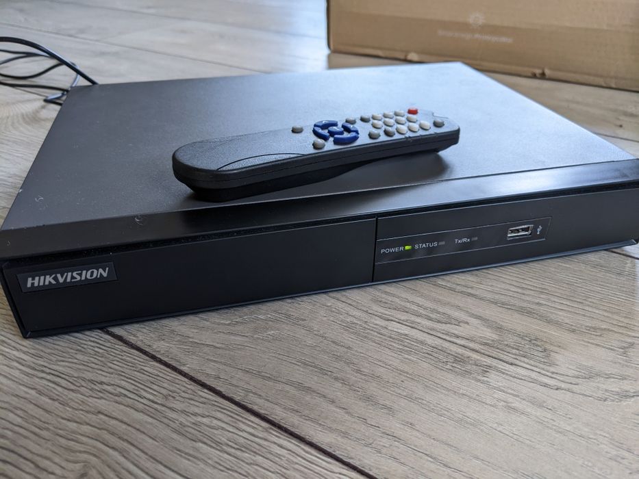 Відеореєстратор Hikvision DS-7208HGHI-SH/A(B)  /під ремонт/
Model: D