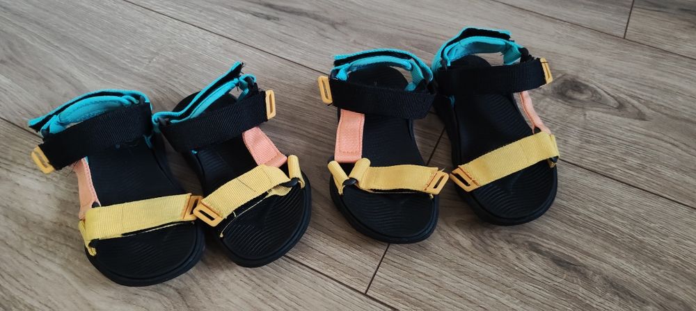 Nowe sandały Reserved