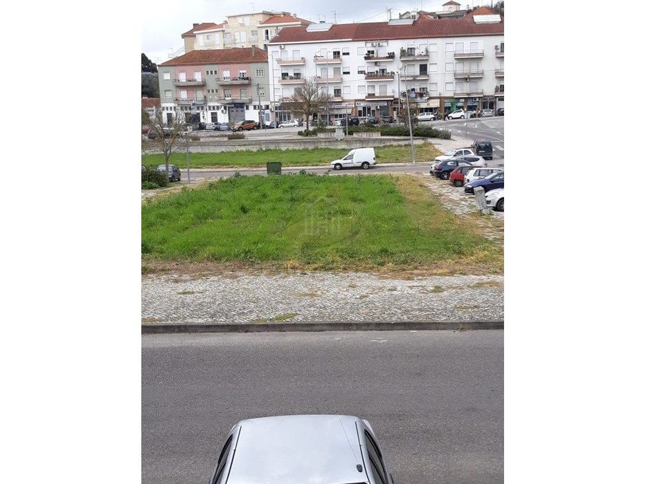 Lote Urbano em Santarém — União de Freguesias da cidade de Santarém, Santarém