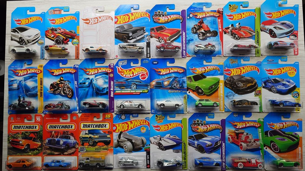 Машинки Hot Wheels