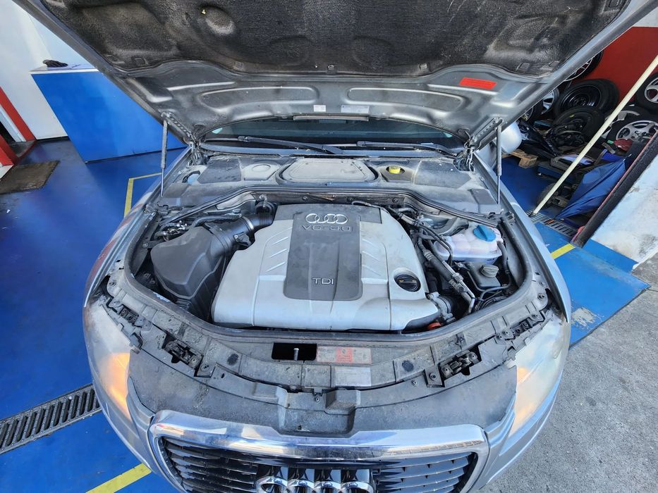 Audi A8  3.0 TDI de 2006 ás peças.