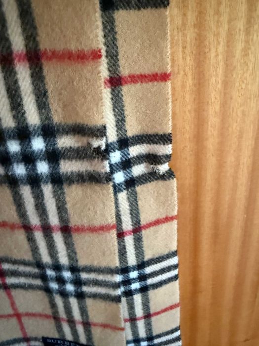 Lenço Echarpe Burberry de caxemira 100%