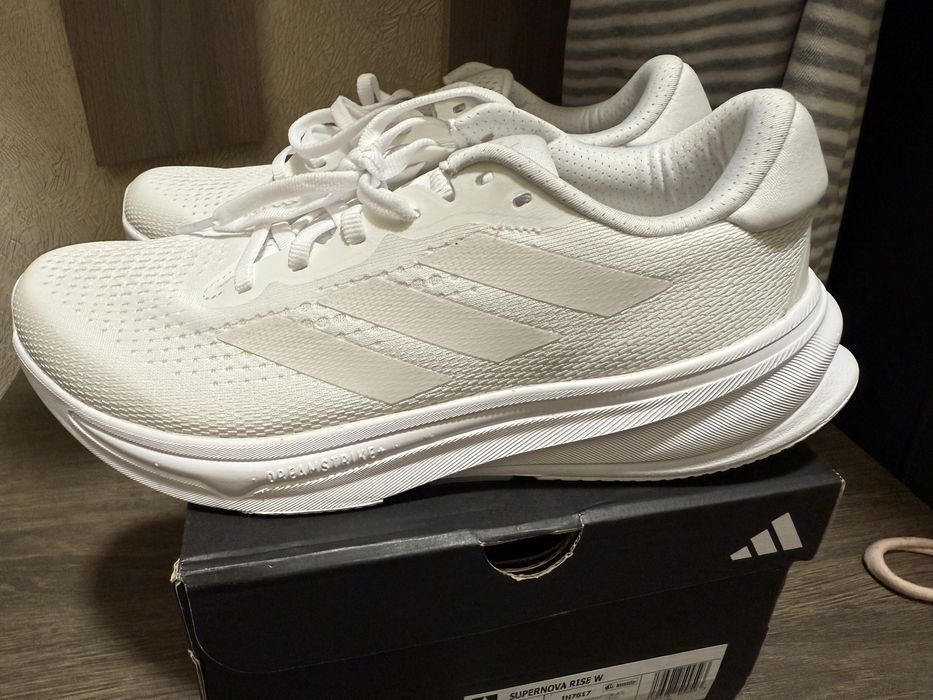 Кросівки Adidas Supernova