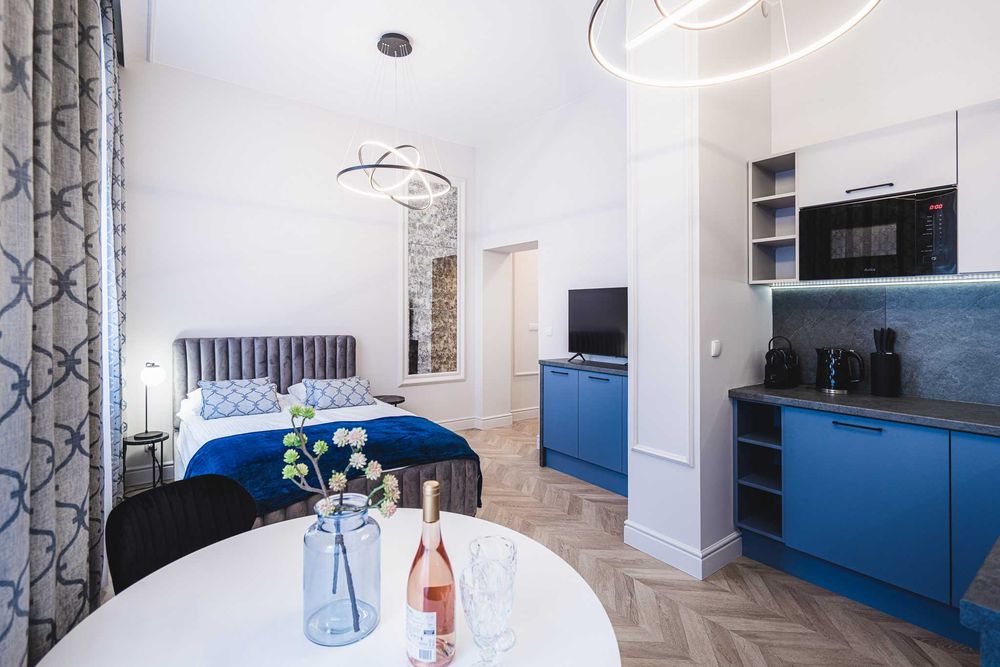 Ciche studio 25 m² | Stare Miasto | odnowiona kamienica