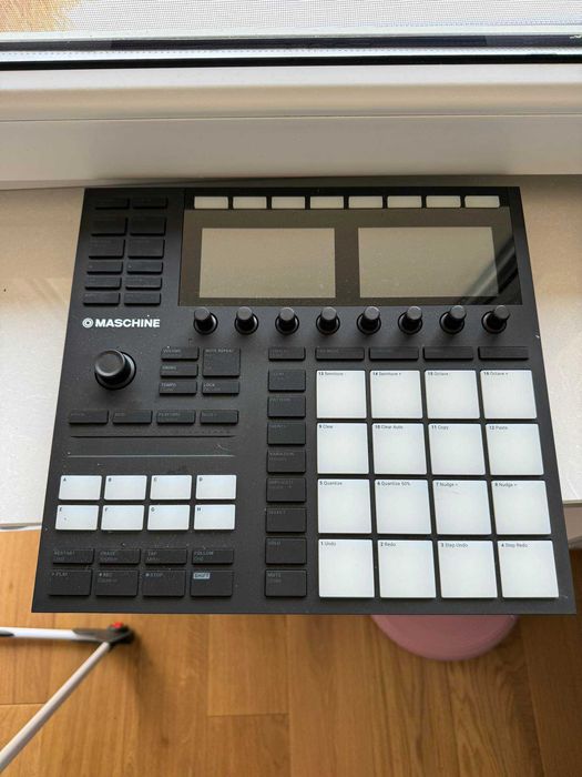 Sprzedam Native Instruments Maschine MK3 + decksaver Warszawa