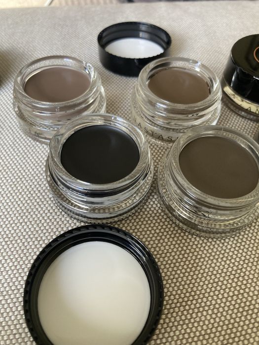 Anastasia Beverly Hills DIPBROW Pomade