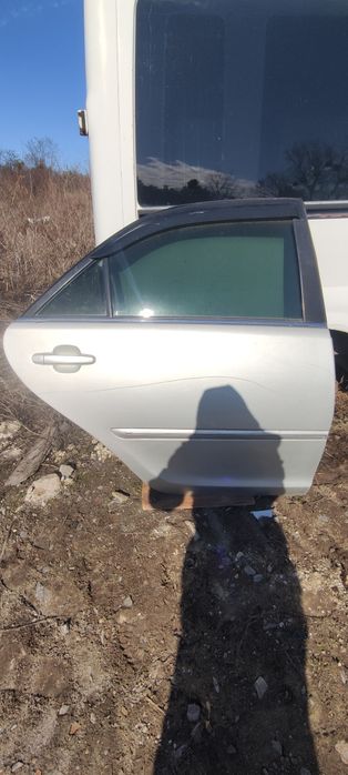 Двері двери Toyota Camry 30