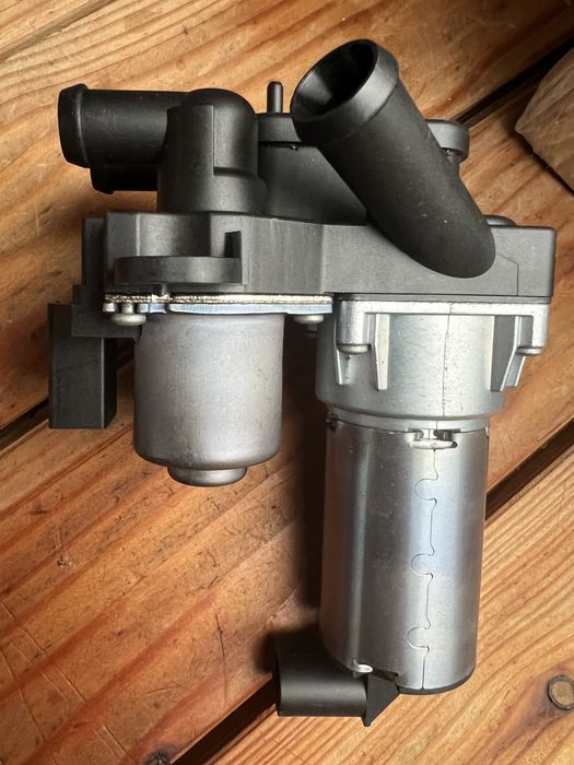 Клапан кран печки mercedes s class w220, w221 A2208300084