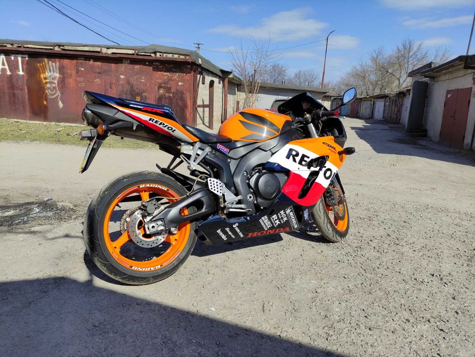 Honda CBR 1000RR  2005