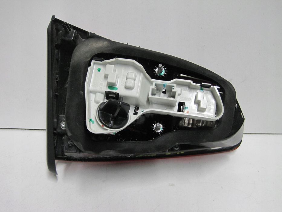 Lampa Tylna W Klape Tył Prawa Volkswagen Golf Vii 5G0945094Ae