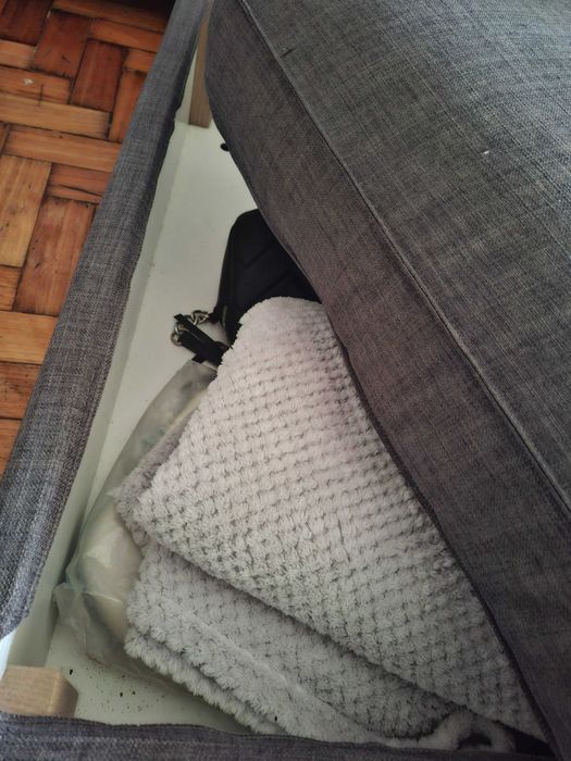 Sofá 3 lugares e Pisa Pés do Ikea