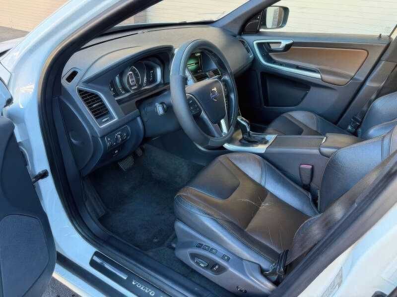 2016 Volvo XC60 T6 Drive-E