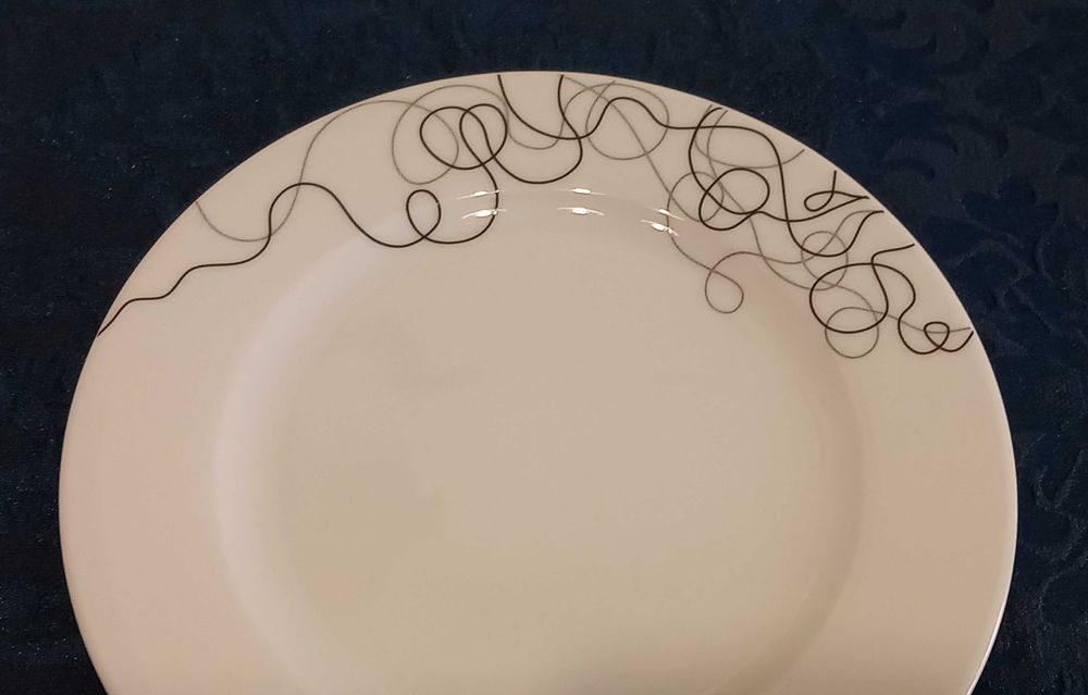 Serviço Ema- Vista Alegre com 48 peças, novo