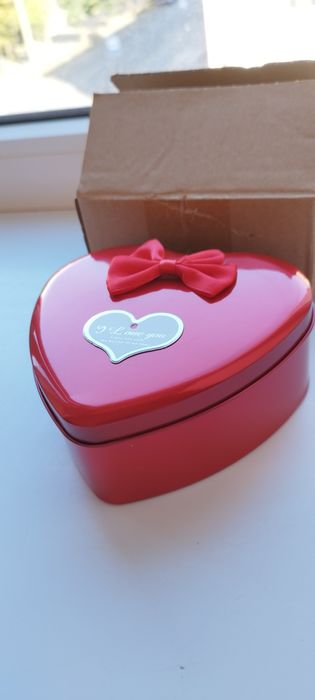 Набір з Мильних Троянд у Подарунковій коробці