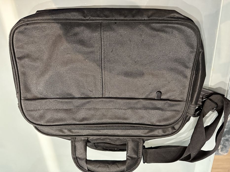 Pasta para computador em bom estado