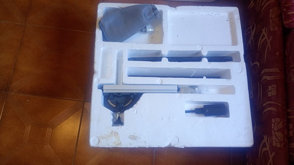 Ferramentas tudo seminovos. Está suja do uso mas pouco usadas.