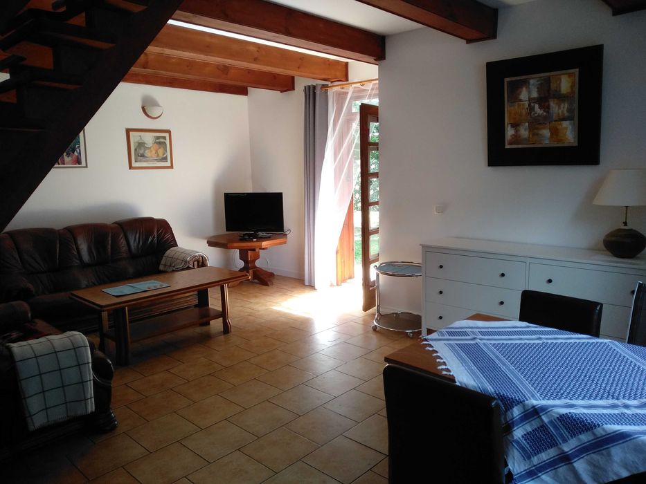 Domek z basenem w Radawie