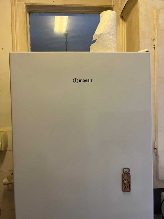Frigorífico Combinado INDESIT LI7 S1E W - 308 L Branco.
