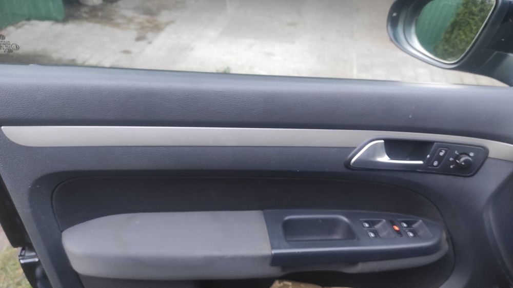 Volkswagen Touran 2010 1.4 бензин