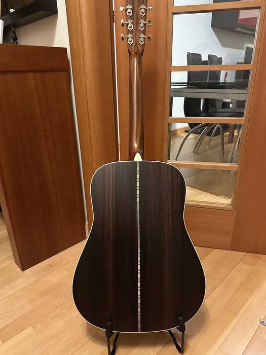 Martin D-28 Satin Nova
