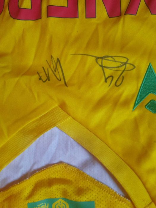 Camisola FC Nantes 2020-2021 autografada pelo plantel, tamanho S