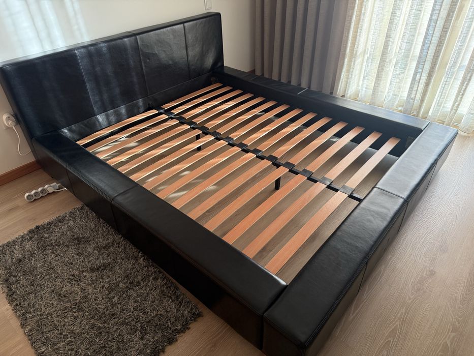 Cama e estrado usada em bom estado