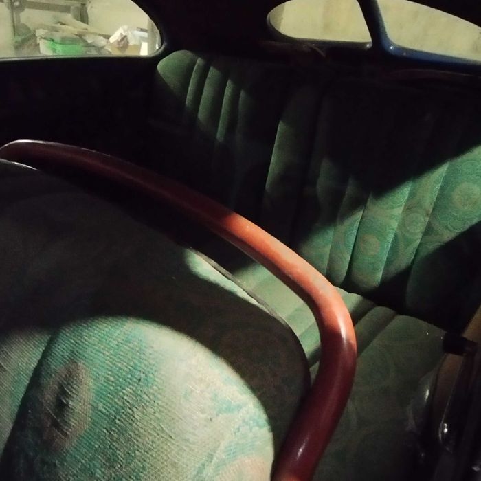 Ретро автомобііль Ford V8 DELUXE