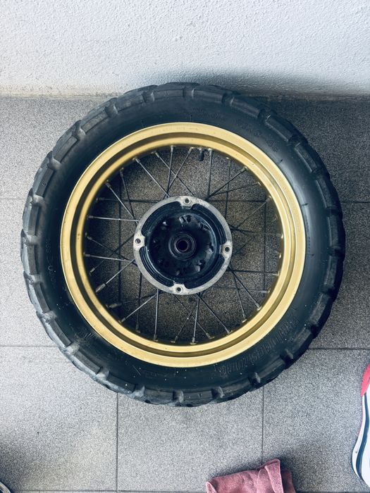 Roda/Aro Africa twin Rd07