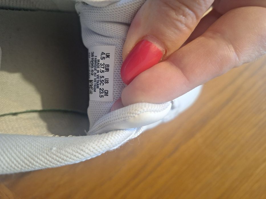 Biale sneakers Puma 37,5