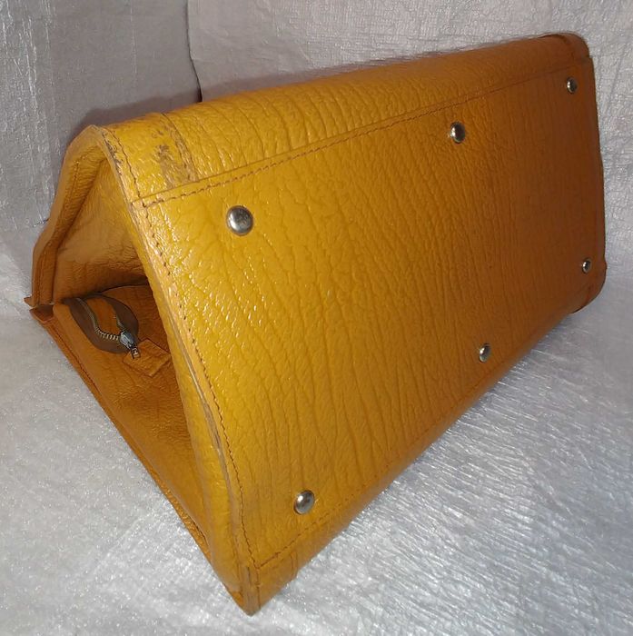 Кожаная Сумка, толщина кожи - 2 мм, 40 л (СССР)