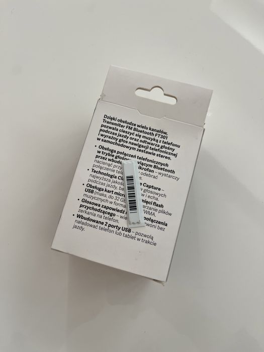 Transmiter FM FT301 Bluetooth w samochodzie