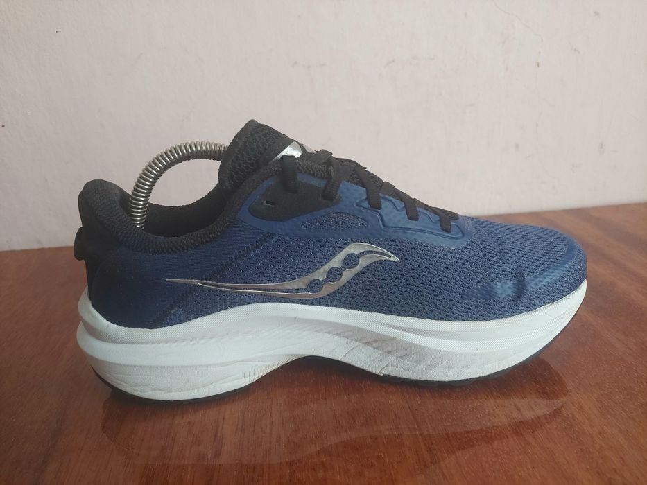 Кросівки бігові Saucony AXON 3 оригінал 


Розмір по бірці:
Us  8 UK 7