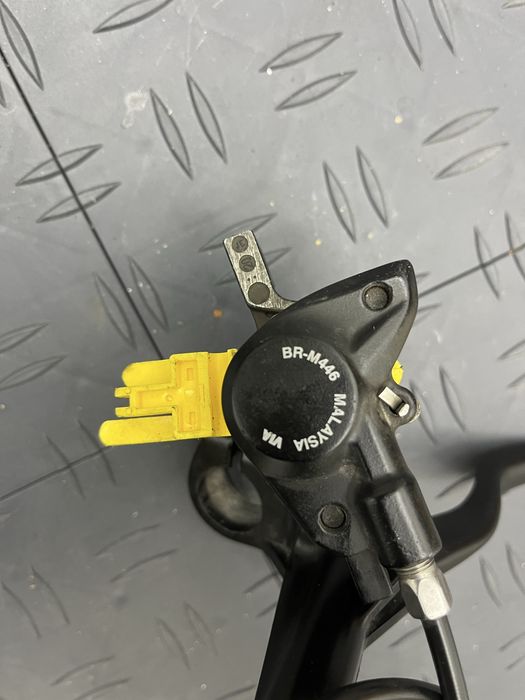 Travão traseiro shimano mt446