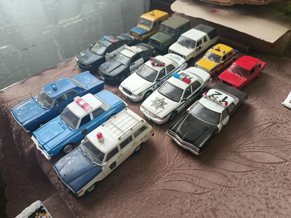 Моделі автомібів 1/43