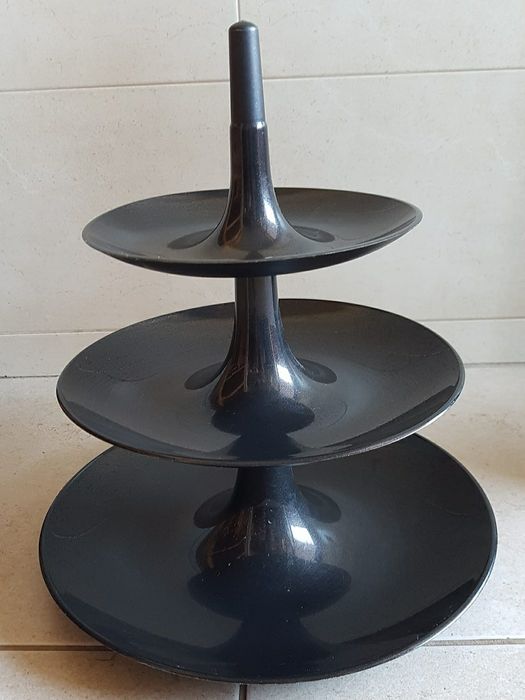 Pedestal bolos