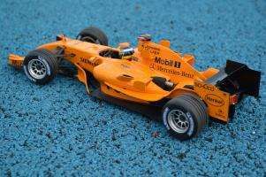Модель мерседес 1:18