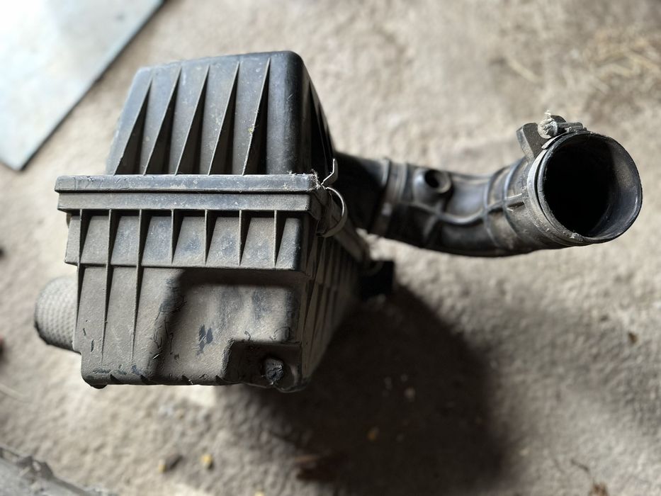 Продам корпус повітряного фільтра на опель вектра б 2.0dti