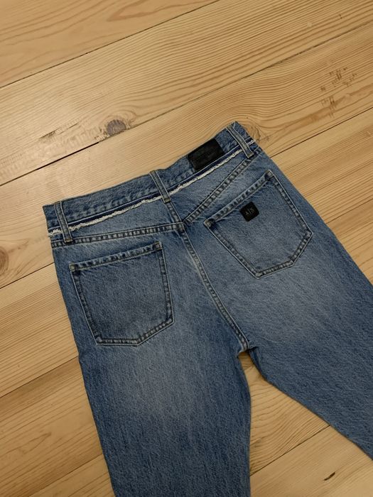 Armani Excenge Diesel Levi’s Tommy Hilfiger