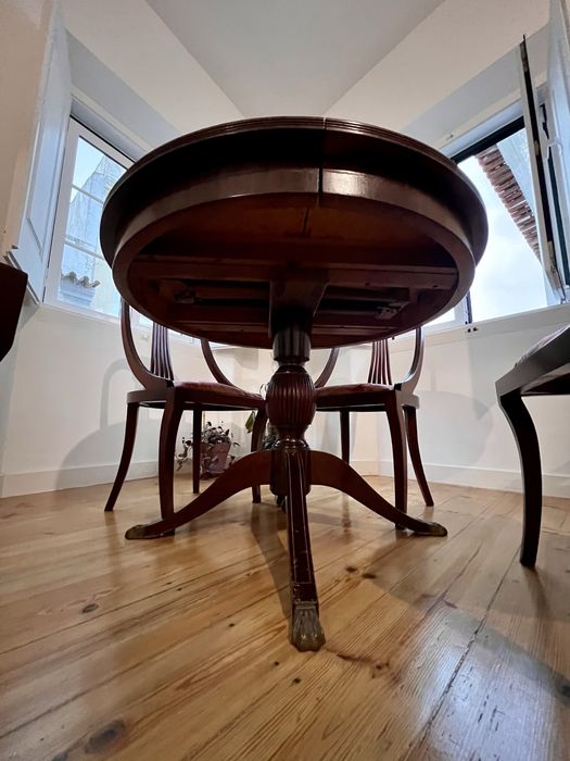 Mesa de Jantar Redonda Extensível em Madeira