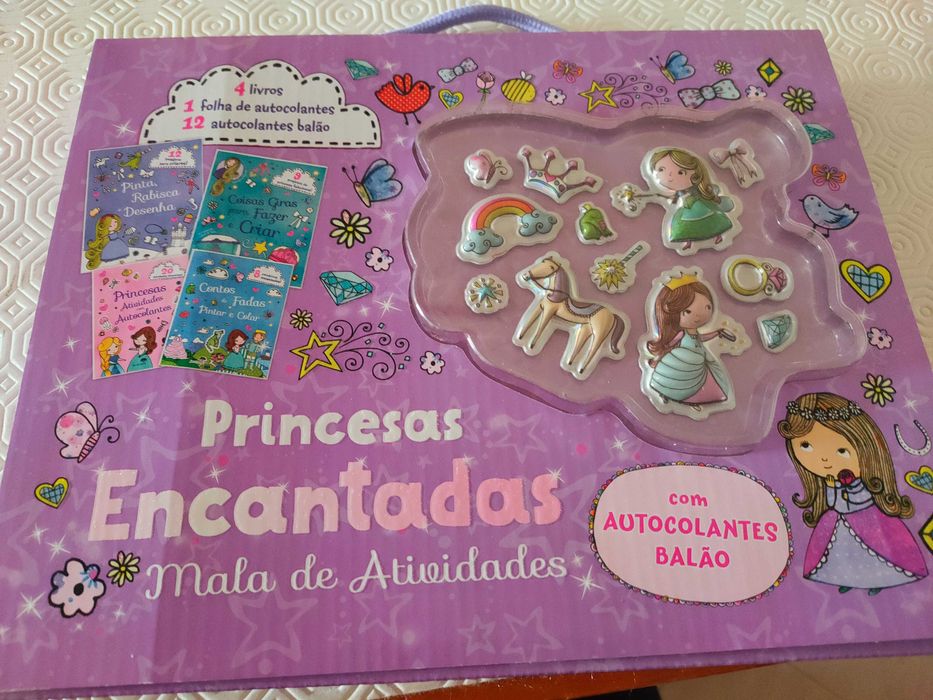 Nova -Princesas Encantadas - Mala de Atividades com Autocolantes Balão