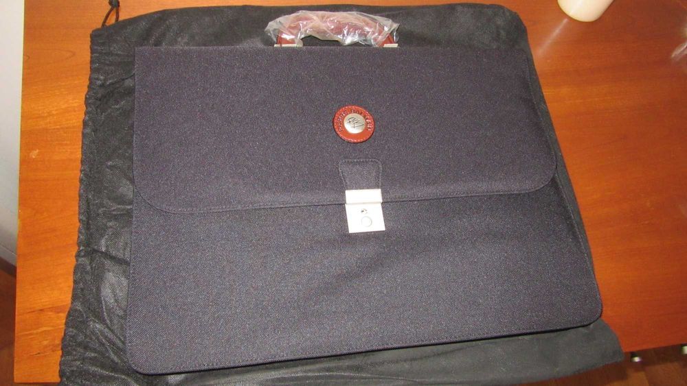 Pasta, Mala generosa de Pierre Balmain  *** NOVA ***