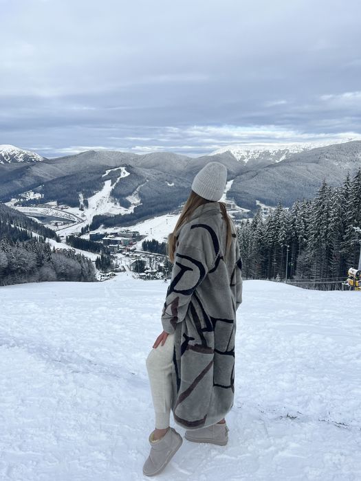 Натуральна стильна шуба