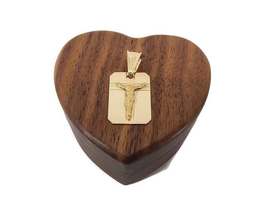 Piękny złoty medalik z Panem Jezusem na Krzyżu P.585