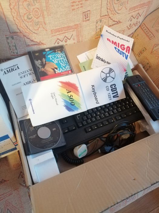 Commodore cdtv CD -1000 komputer+ monitor