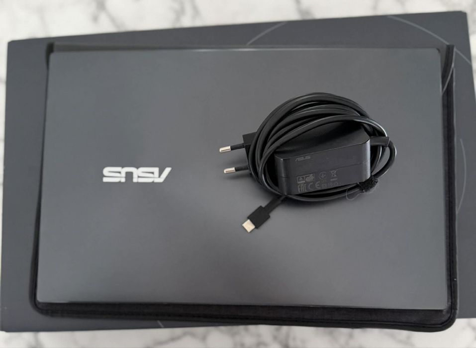 ASUS ZenBook 14 z glosnikami Harman/Kardon
