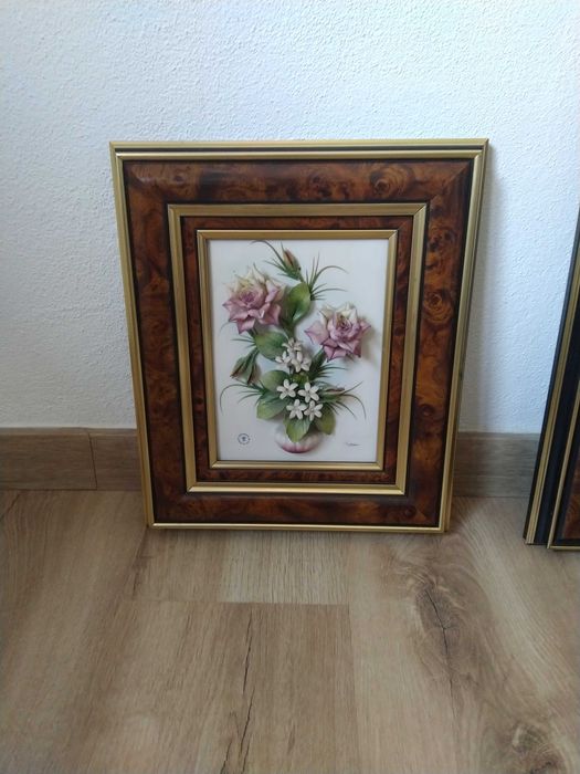Conjunto de quadros em porcelana em bom estado