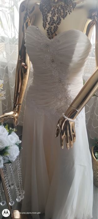 Suknia ślubna ecru
