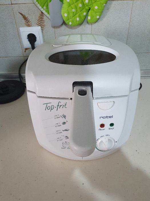 Fritadeira elétrica marca ROTEL como novo,pouco uso