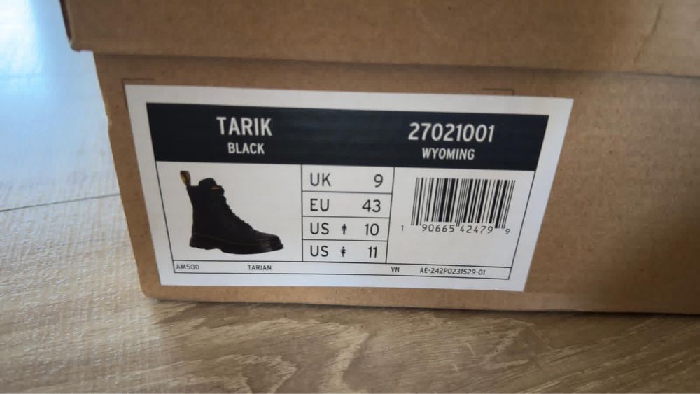 Dr. Martens Tarik black