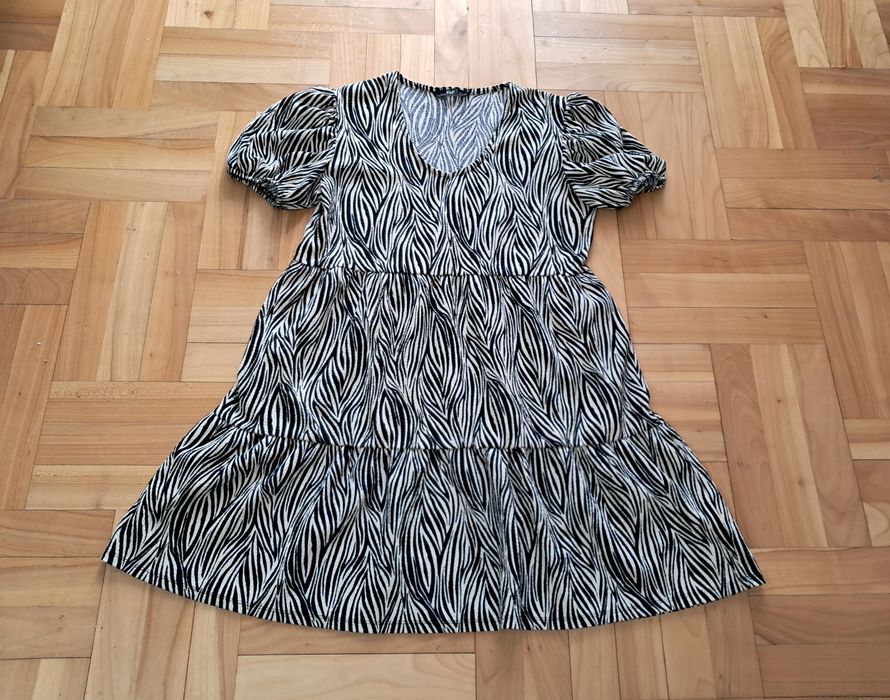 Letnia sukienka krótki rękaw  - 40